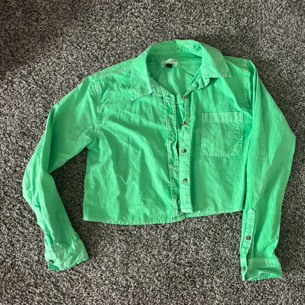 Green button-up Women’s Shirt, Universal Thread Size Small